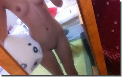 剃毛記念にエロ写メ投稿！パイパン見せてる自画撮り画像 ①
