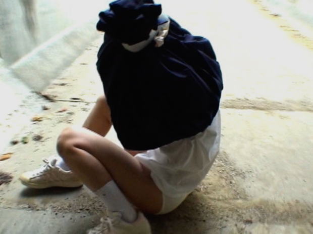 女性をゴミ扱いしてるレイプ事後や放置現場のエロ画像