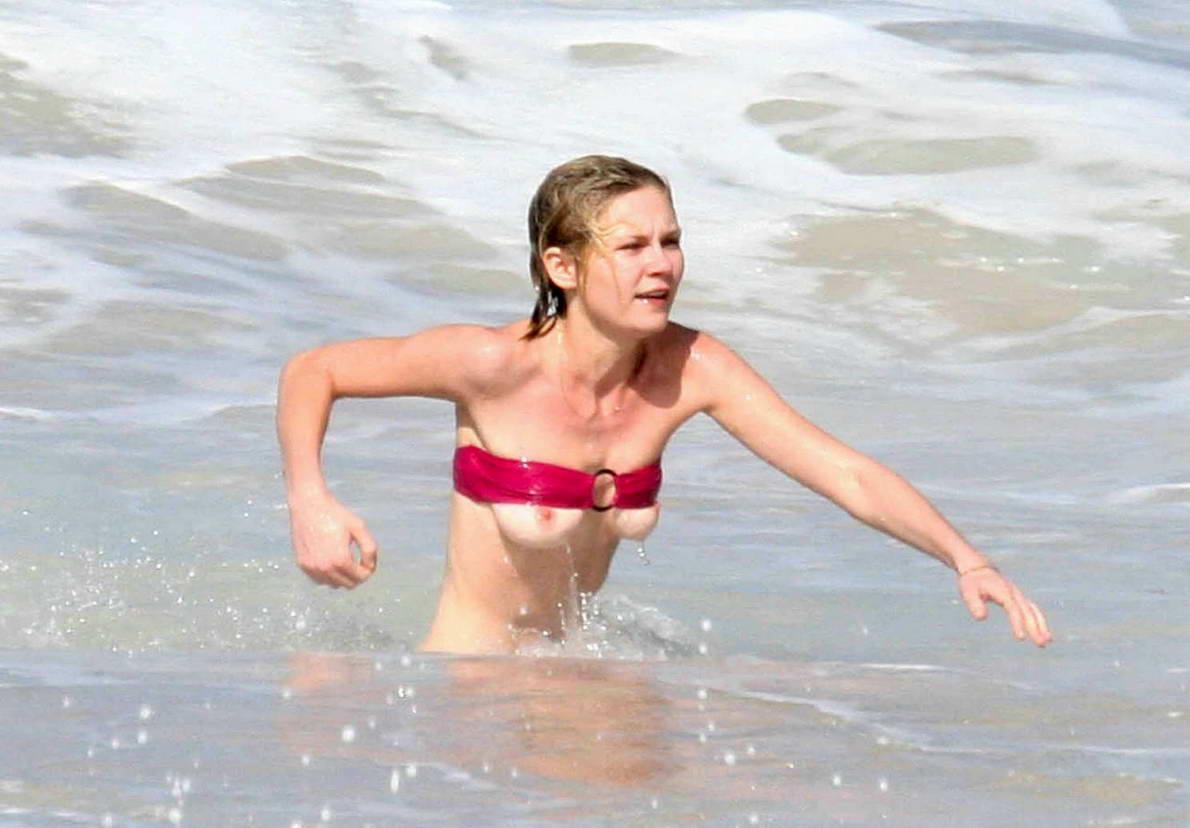 【海外セレブ】ハリウッド女優が乳首ポロリしたお宝画像27枚