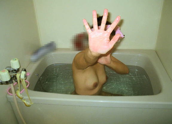 顔 手で隠す 恥ずかしがる エロ画像