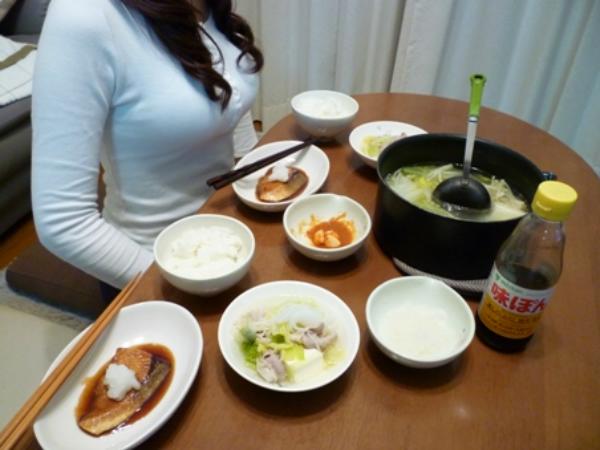 家庭内 デカパイ 着衣巨乳 エロ画像