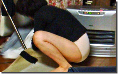 主婦の淫らな私生活！熟女・人妻の家庭内流出エロ画像 ④