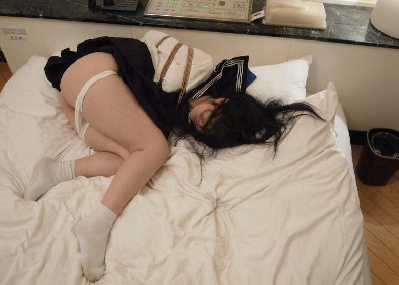 セーラー服 制服 緊縛 拘束 エロ画像
