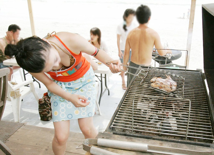 ラッキー！素人の偶然見かけた胸チラの得した感は異常だねｗｗｗ