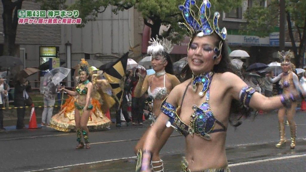 【神スレ】テレビにうつったオッパイや乳首見ると異常に興奮するっていうのがよく分かる画像貼ってく