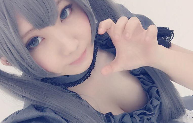 人気コスプレイヤー「えなこ」の乳首をご堪能ください。
