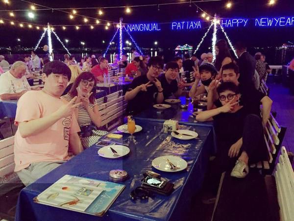 【悲報】「天使と豚のハーフ」の愛称で親しまれた篠崎愛さん。韓国人との熱愛報道で一転「豚キム」の蔑称に