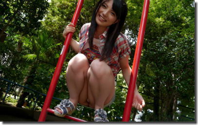 AV女優上原亜衣のパンツが欲しいパンチラパンモロエロ画像 ①