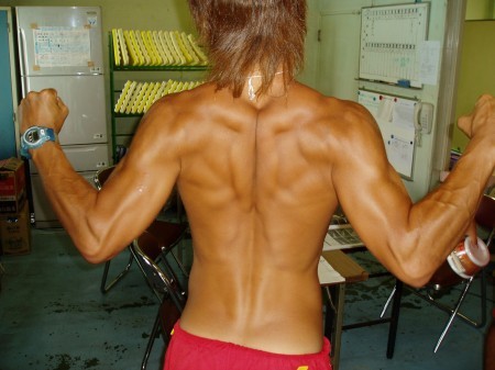 三角筋 広背筋 逞しい 頼もしい 男の背中 エロ画像