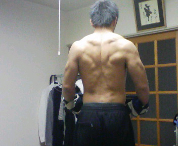 三角筋 広背筋 逞しい 頼もしい 男の背中 エロ画像【11】
