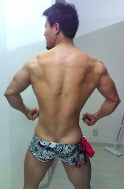 三角筋 広背筋 逞しい 頼もしい 男の背中 エロ画像【13】