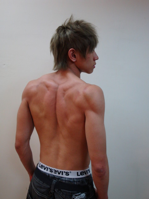 三角筋 広背筋 逞しい 頼もしい 男の背中 エロ画像【20】
