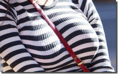 着衣巨乳がパイスラ！街撮りされ易いおっぱいのエロ画像 ④