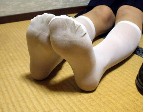 家庭内 足の裏 嫁 姉 妹 彼女 足裏フェチ エロ画像【8】