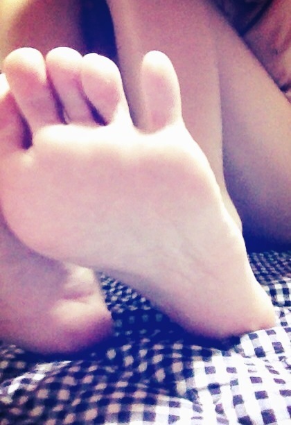 家庭内 足の裏 嫁 姉 妹 彼女 足裏フェチ エロ画像【29】