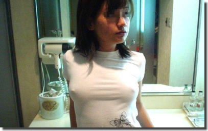 着衣おっぱいから透け乳首！ノーブラ派の胸ポチエロ画像 ③