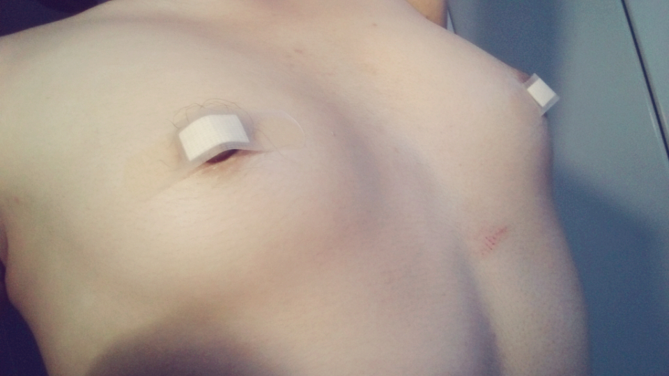 水泳をしてた女神のビンビンになった乳首を絆創膏で隠した自撮りｗｗｗｗｗ