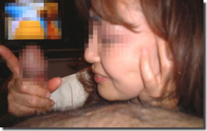 手コキ熟女のチンコの触り方が妙に手練れしてるエロ画像 ①