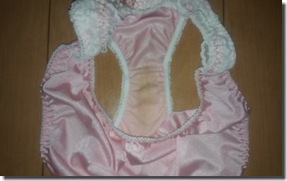 パンツという私物を畳やフローリングで撮影してるエロ画像 ②