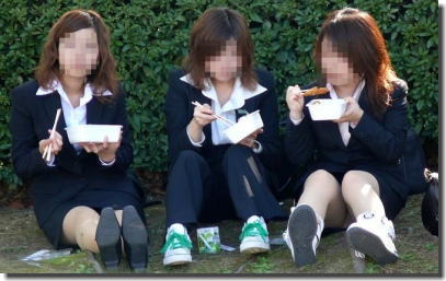 OL街撮りエロ画像というカンフル剤を月曜朝一に大量投与 ④