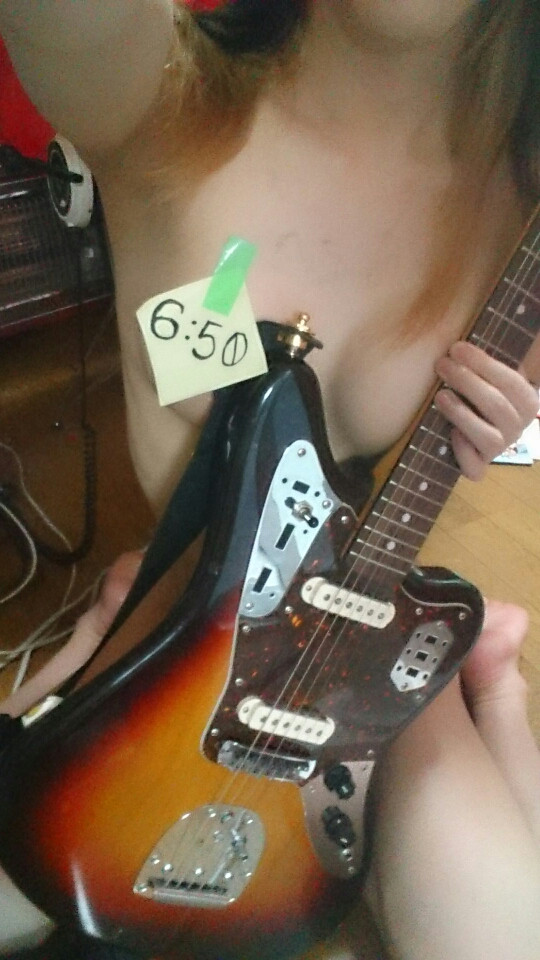 全裸 ギター 裸ギタリスト ロック ヌード エロ画像【15】
