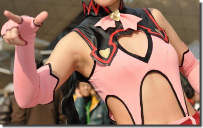 コミケでワキ全開！コスプレイヤーの脇が気になるエロ画像 ③