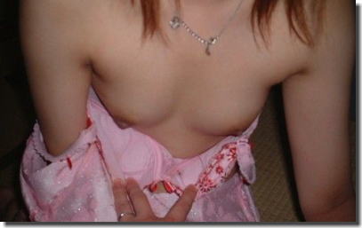 貧乳限定！ブラジャー脱ぎたてホカホカおっぱいのエロ画像 ②