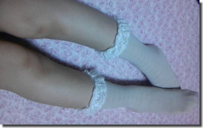 お嬢様が履きそうな短い靴下！ショートソックスフェチ画像 ①