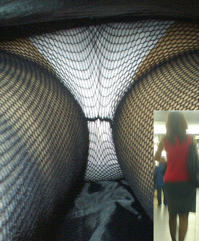 網タイツ パンツ パンチラ 逆さ撮り エロ画像【15】