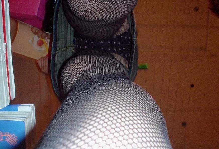 網タイツ パンツ パンチラ 逆さ撮り エロ画像【35】
