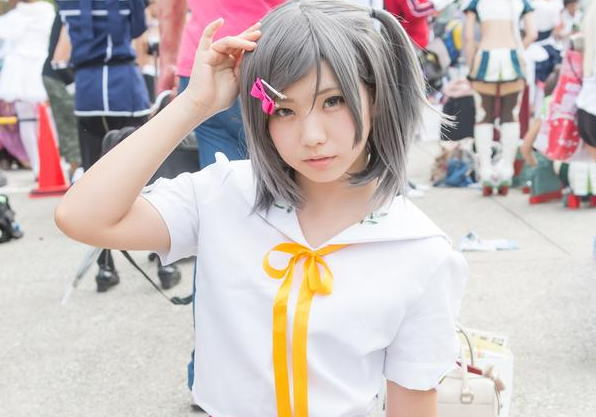 【画像】今年のコミケも露出多めだったり可愛い子のコスプレ多くてたまらんね！！