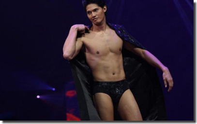 基本パンツ一枚！男性下着ファッションショーのエロ画像 ④