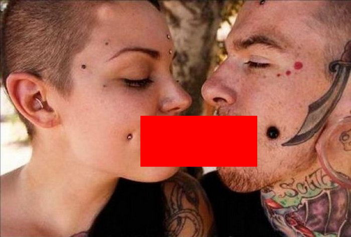 【閲覧注意】わたしたちのような普通の人間では絶対に出来ない(男女の)キス