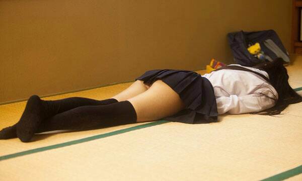 【三次画像】うつ伏せになったJKの尻画像が見たい