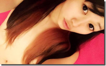 お姉さんがロングヘアで乳首を隠す髪ブラ美女のエロ画像 ①