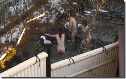 望遠カメラすげえッ！女湯・露天風呂の温泉盗撮エロ画像 ④