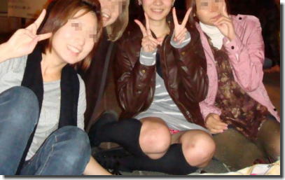 飲み会・女子会・合コンなどでパンチラしているエロ画像 ①