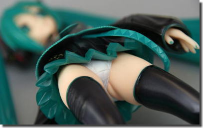 フィギュアのパンチラ！お人形のパンツ見たったエロ画像 ③