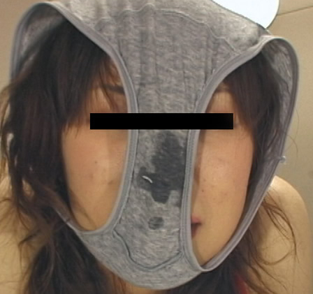 パンツ 舐める 咥える 被る エロ画像【17】