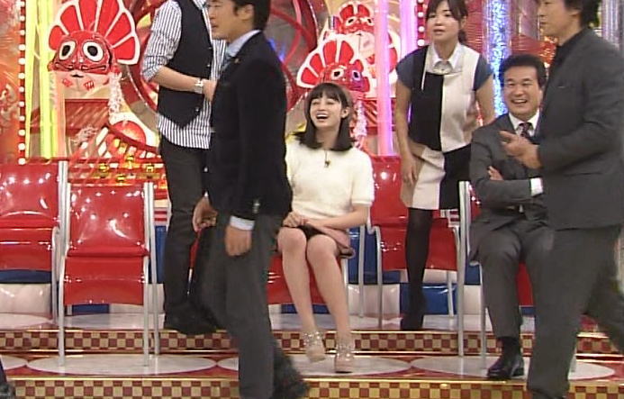 【GIF動画】「ネプイモ世界番付！」で橋本環奈がパンチラ！！エロい太ももパンツモロ見え放送事故ｗｗｗｗｗ