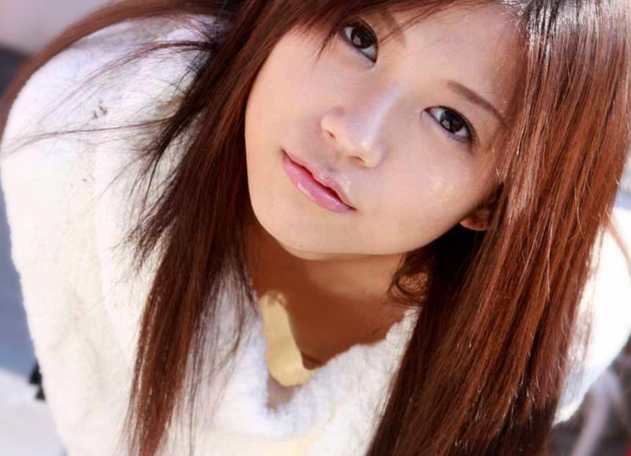 ノーブラ 美女 乳首チラ 胸チラ 美人 エロ画像