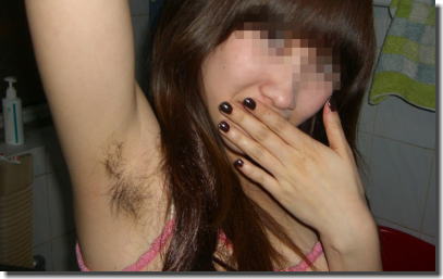 素人が普通にワキ毛を生やしているヘアな腋フェチ画像集 ②