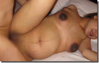 妊娠中のお腹や黒乳首がエロい素人妊婦のヌード画像を下さい ①