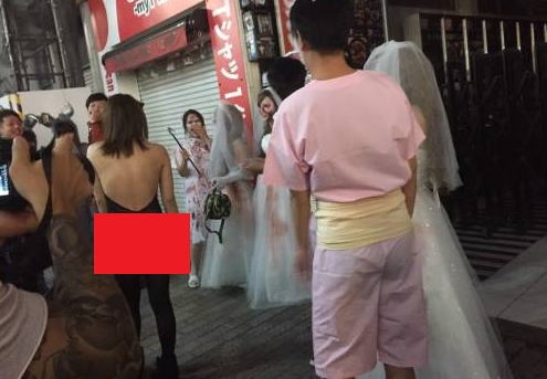 渋谷ハロウィンでコスプレギャルがケツ丸出しエロすぎワロタｗｗｗｗｗｗｗ