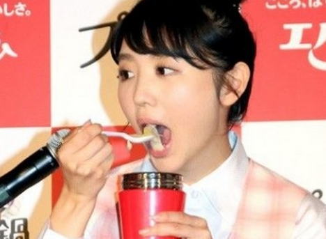 おのののか、最新イベントで黒パンツ見えた！胸チラ、パンチラ率高すぎ・・・