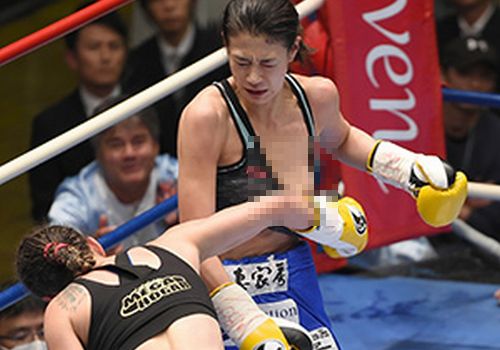 話題の美女ボクサー高野人母美　試合中に完全におっぱいポロリ！！乳房モロ出しハプニング！！