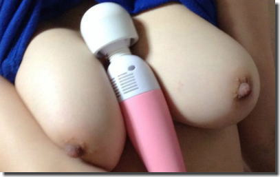 巨乳女神の擬似パイズリ！おっぱい自慢な自画撮りエロ画像 ③