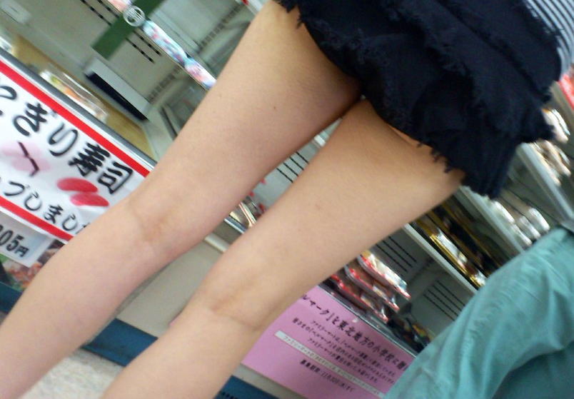 すべすべの太もも・生足・足裏をお触りしたい脚フェチ画像集