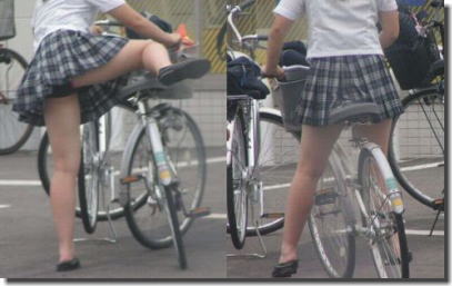 お尻に隙あり！背後から見る自転車パンチラ・ハミパン画像 ④