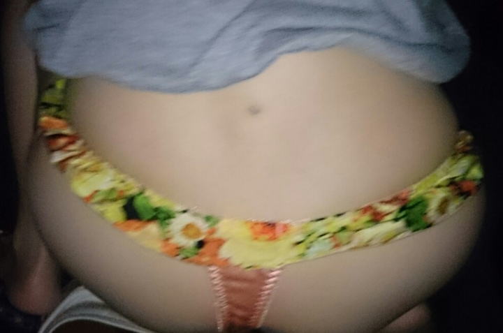 良いケツした色白嫁のおしりを中心にハメ撮りした画像が掲示板にうｐされるｗｗｗｗｗｗｗ